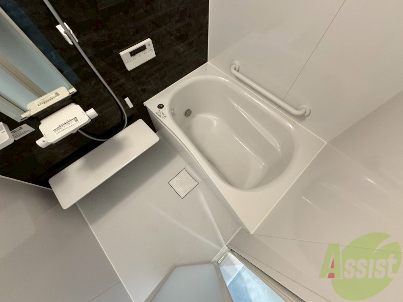 バス・シャワールーム　お風呂になります。一日の疲れを癒してくださいね。