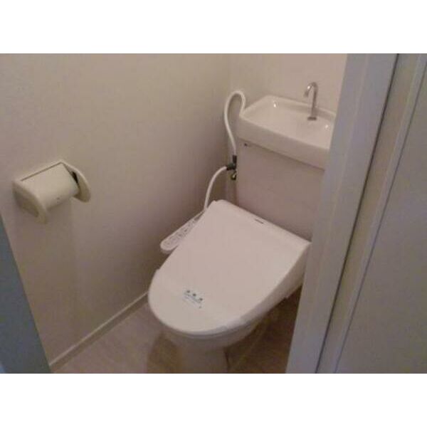 トイレ　落ち着いたトイレです