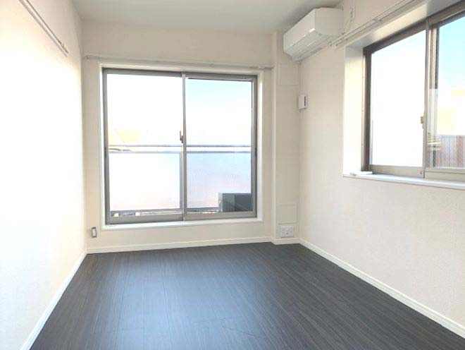 居室・リビング　★角部屋、二面採光、風通しも良好★