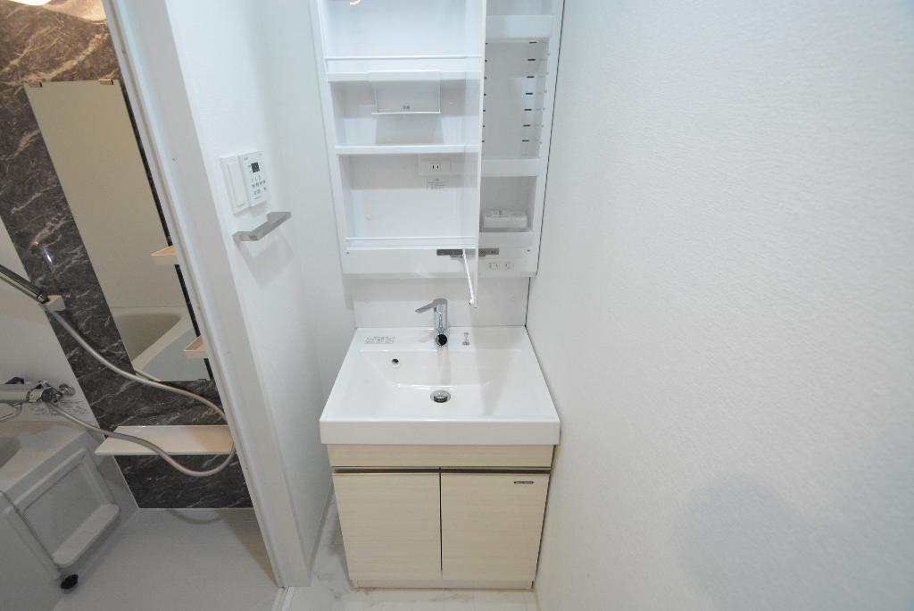 洗面設備　洗髪洗面化粧台