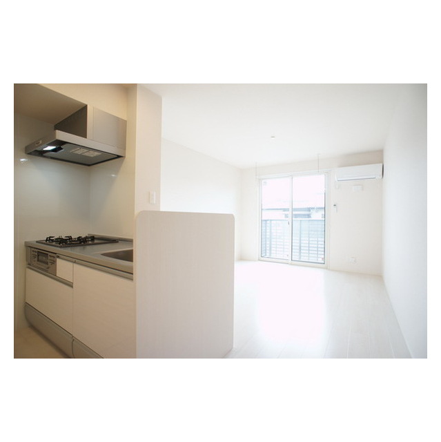 その他部屋・スペース　明るい日差しの室内