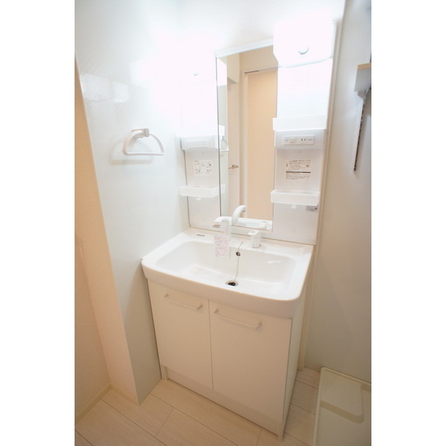 洗面設備　余裕のある洗面脱衣スペース