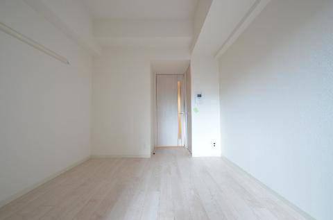 居室・リビング　室内