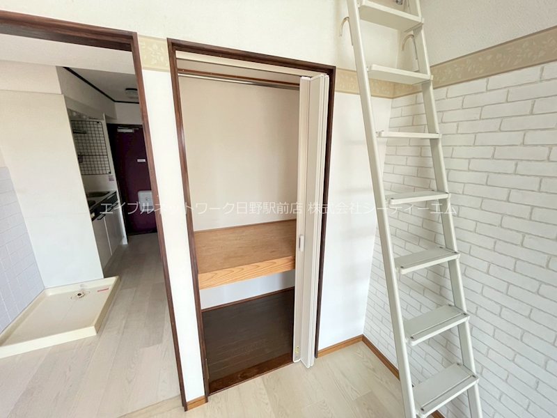 収納　203号室の写真です。