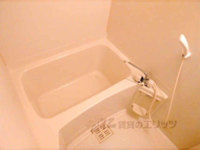 バス・シャワールーム　綺麗なお風呂です