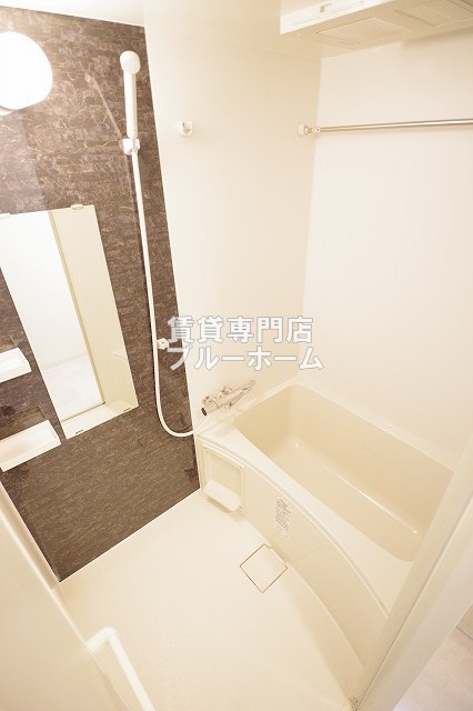 バス・シャワールーム　浴室乾燥機付きお風呂です！