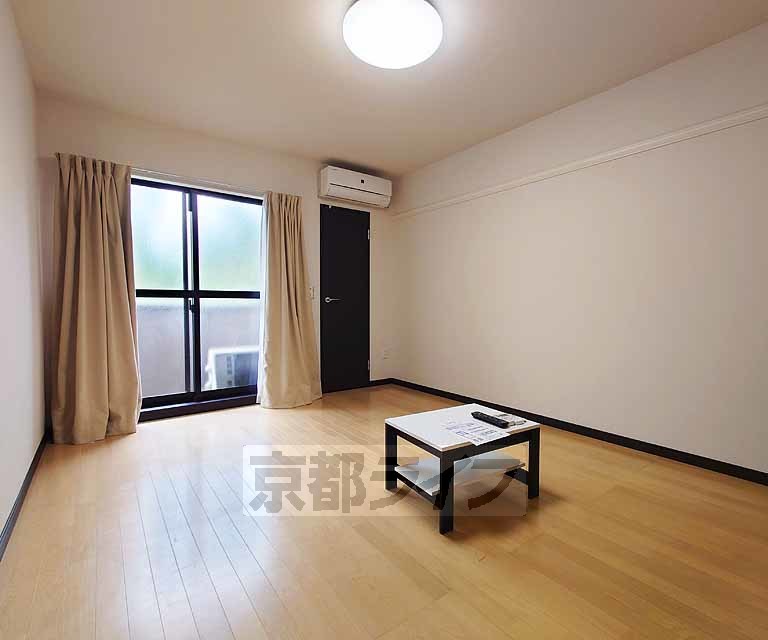 居室・リビング　家具家電付き物件