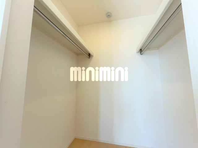 収納　たっぷり入るウォークインクローゼット