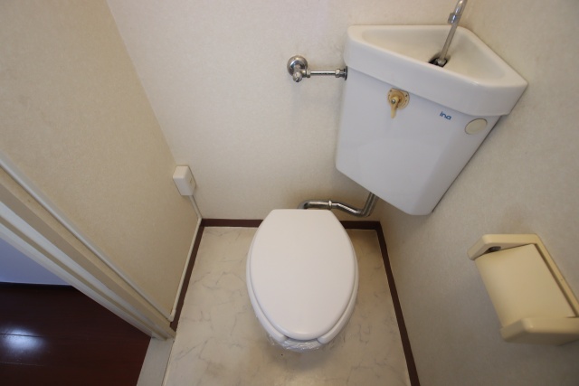 トイレ　※別室の参考写真の為、現況優先です