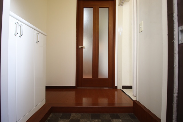 玄関　※別室の参考写真の為、現況優先です