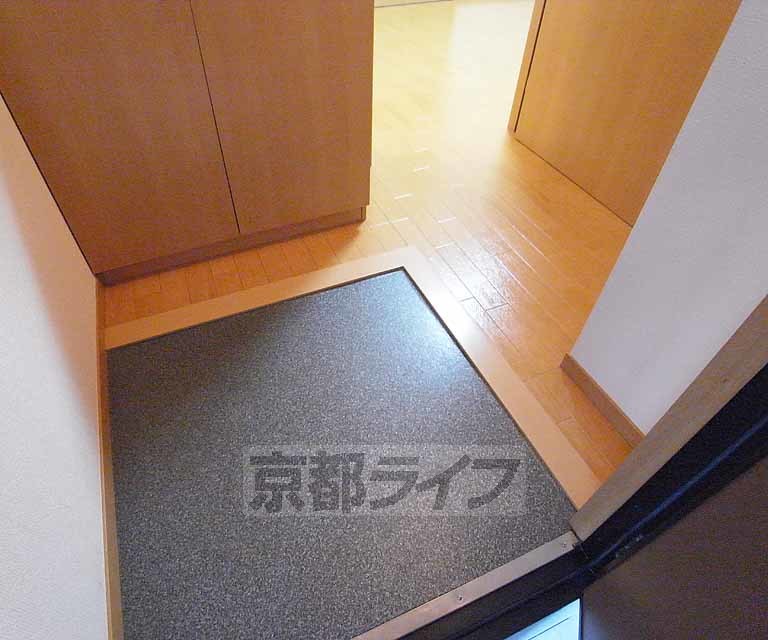 玄関　フラットで段差のない玄関です。
