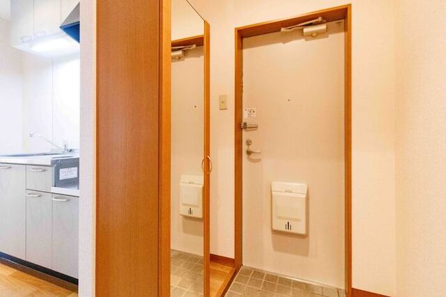 玄関　２０１・玄関