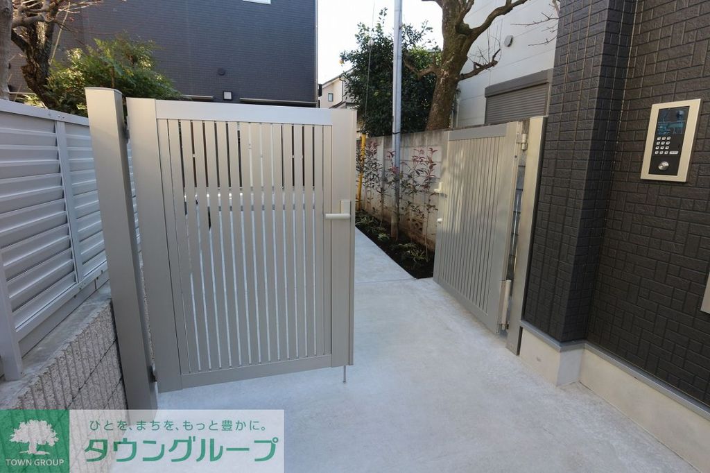 エントランス　庭