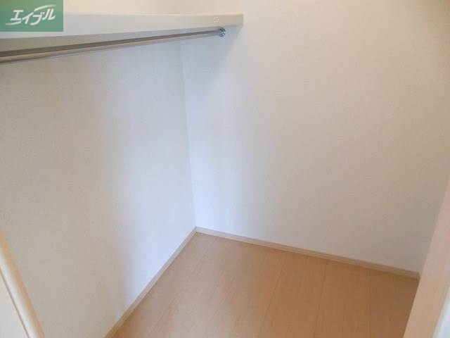 収納　ウォークインクローゼット