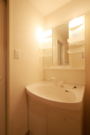 洗面設備　※別部屋の写真です