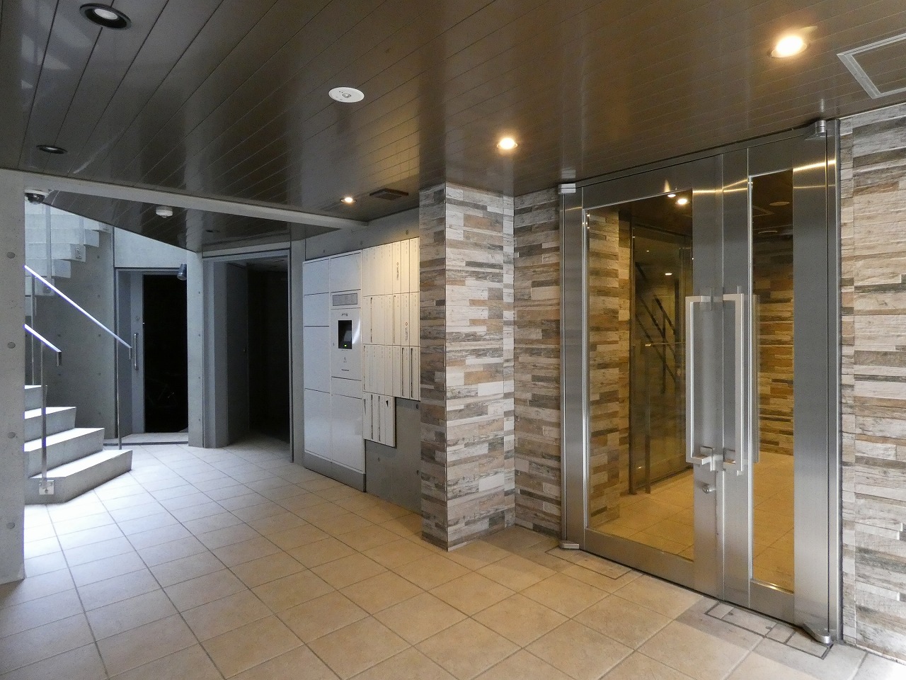 エントランス　エントランス