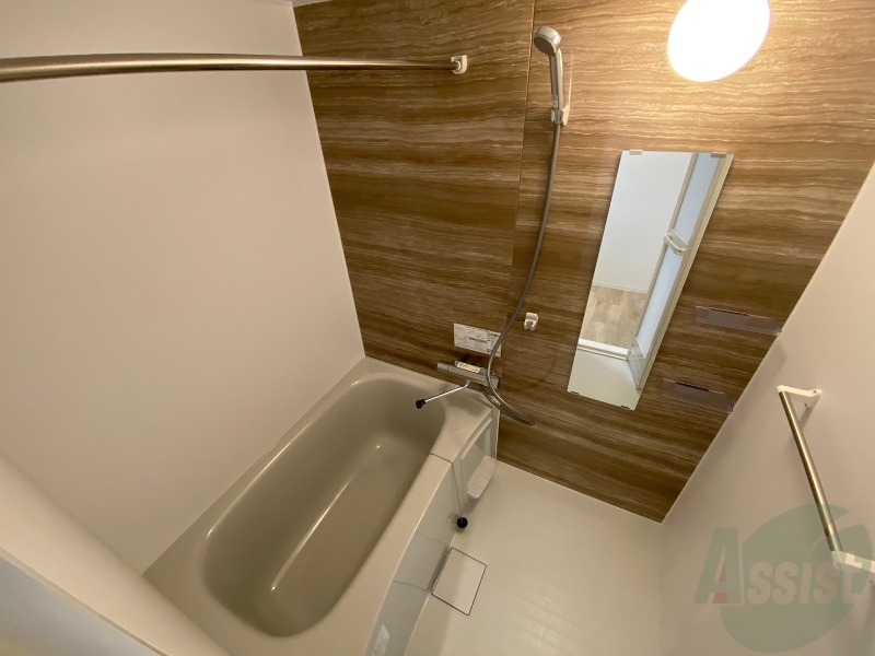 バス・シャワールーム　お風呂になります。一日の疲れを癒してくださいね。