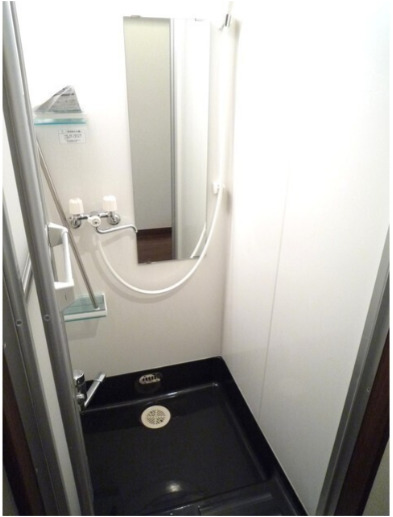 バス・シャワールーム　足湯機能付きシャワールーム