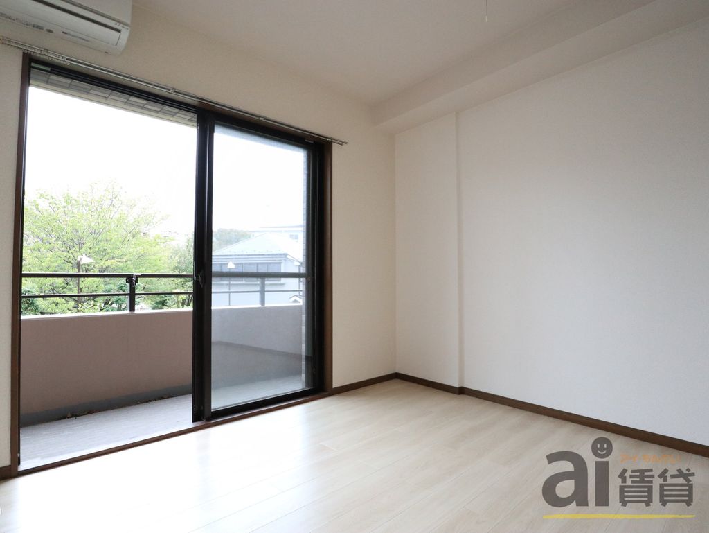 居室・リビング　※別号室写真です