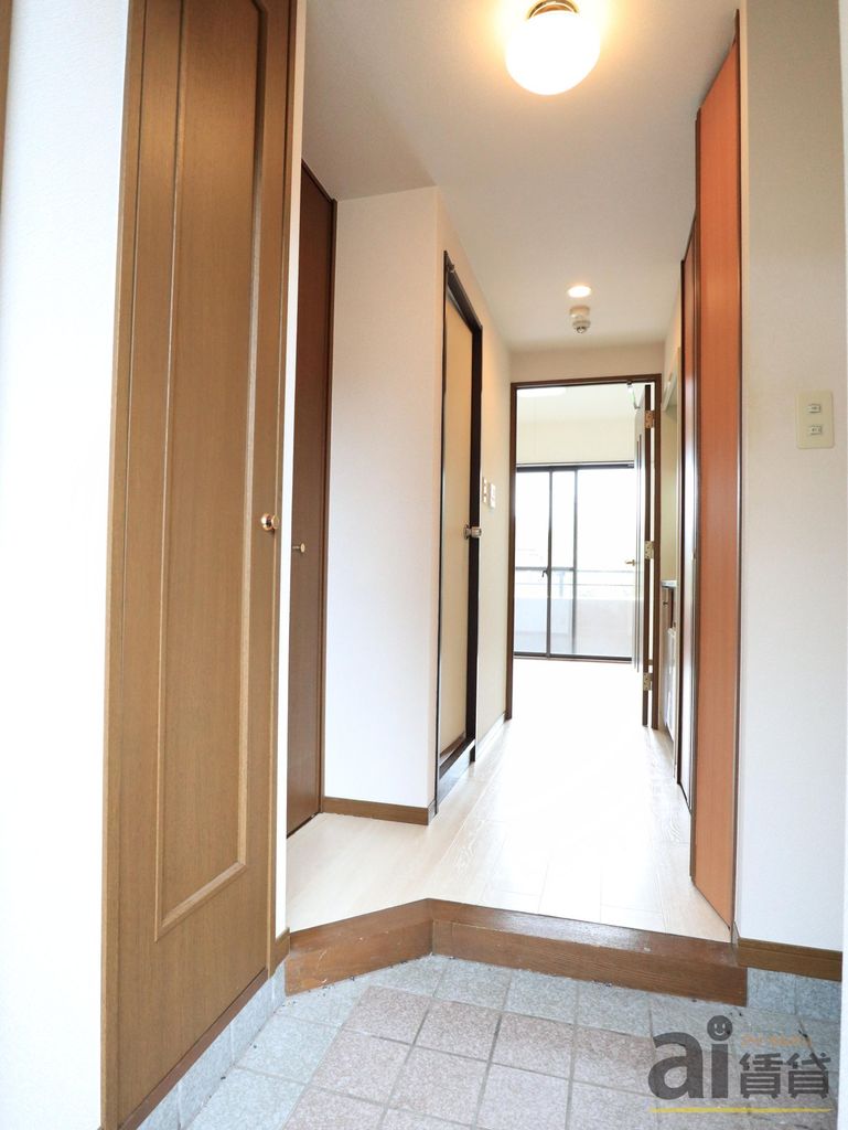 玄関　※別号室写真です