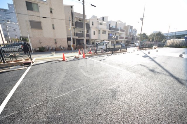 駐車場　Luxe難波西III（ラグゼ難波西III）　敷地内駐車場