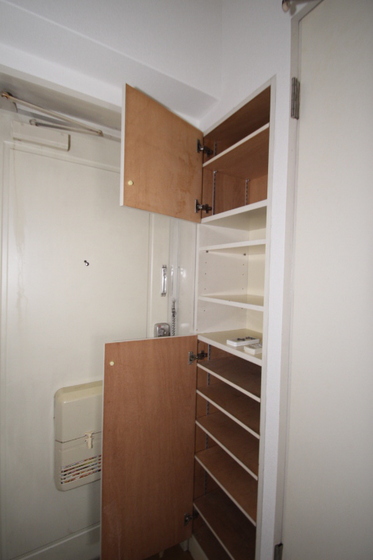 玄関　※他号室の写真です。