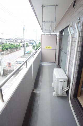 バルコニー　眺めも、日当たりも良好、広いバルコニーです！