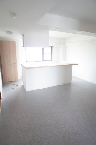 居室・リビング　15帖のリビングで皆で楽しく過ごしてください！