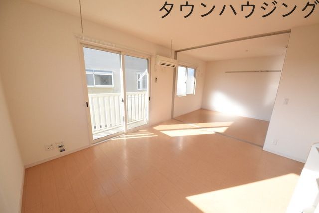 居室・リビング　現地待ち合わせ歓迎♪お問合せはタウンハウジングまで！