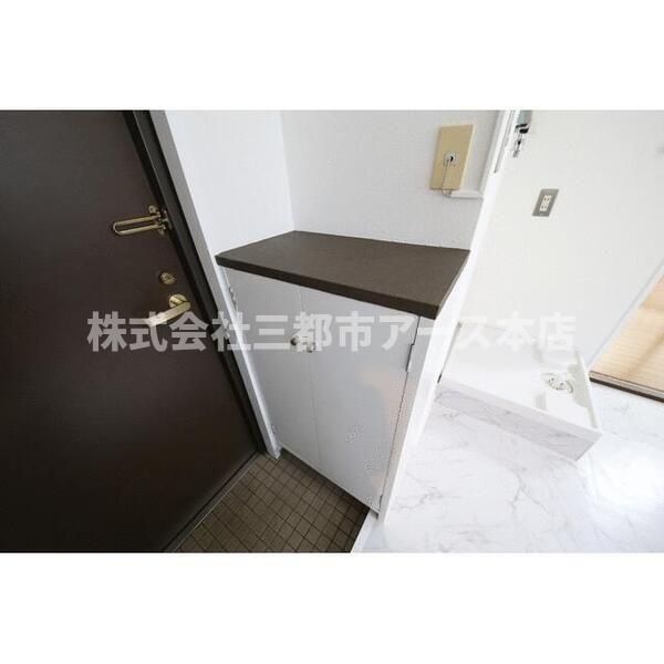 玄関　ＫＦビル