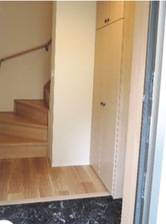 玄関　ゆったりとした玄関スペースです♪