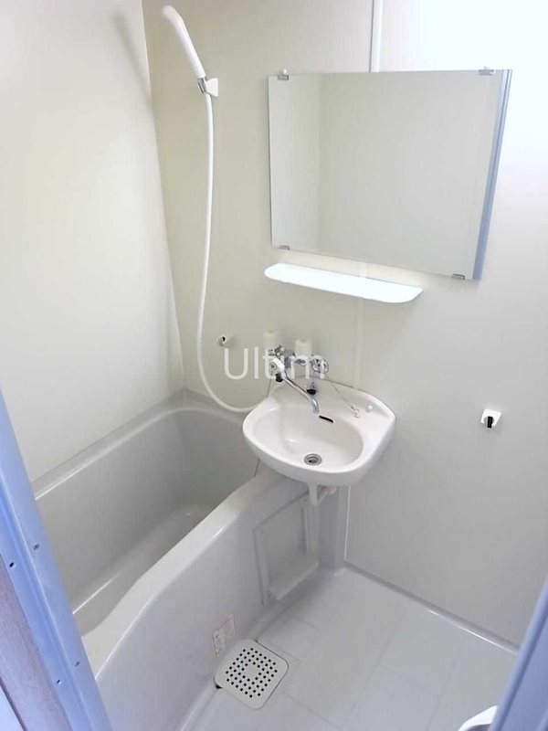 洗面設備　※同タイプの他のお部屋です