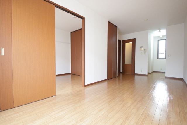 居室・リビング　※別室の参考写真の為、現況優先です。