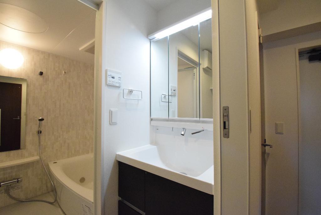 洗面設備　洗髪洗面化粧台