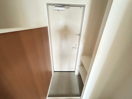 玄関　※別部屋の写真です