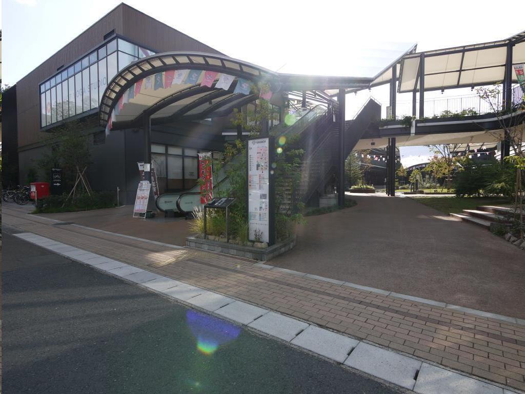 ショッピングセンター　BRANCH仙台WEST（ショッピングセンター）まで921m