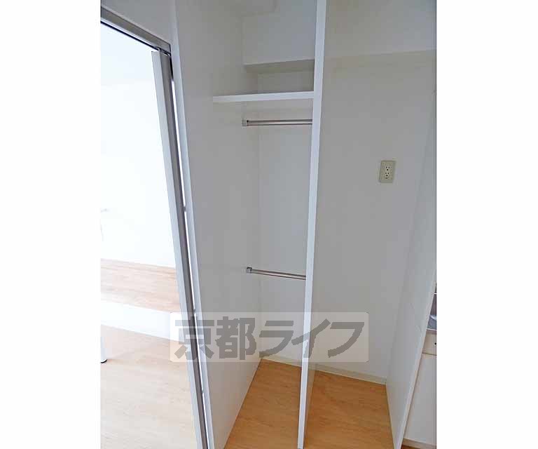 収納　広々とした収納です。