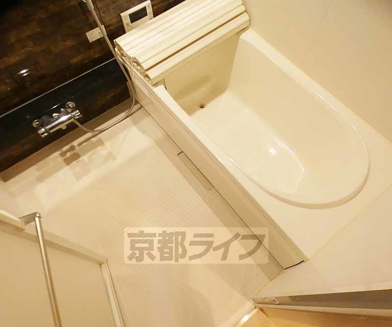 バス・シャワールーム　追い炊き機能付き