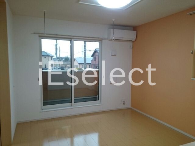 居室・リビング　2面採光の明るいリビング♪