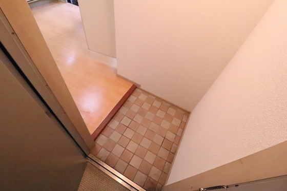 玄関　※別号室の写真です