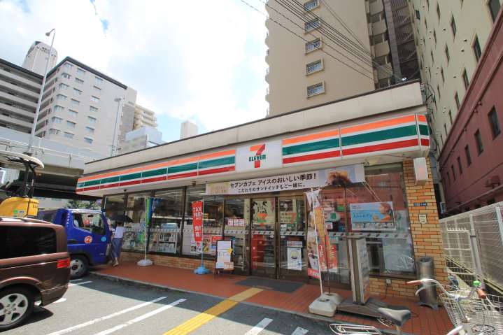 コンビニ　セブン－イレブン吹田江坂町２丁目店（コンビニ）まで518m
