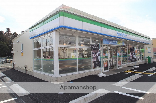 コンビニ　ファミリーマート（コンビニ）まで629m
