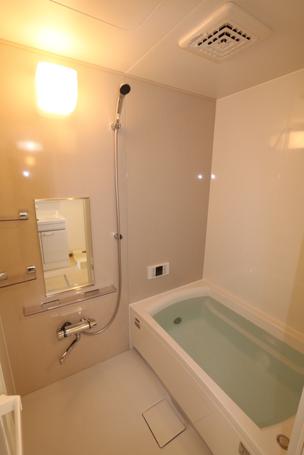 バス・シャワールーム　☆冷めても安心な追焚機能付バス☆