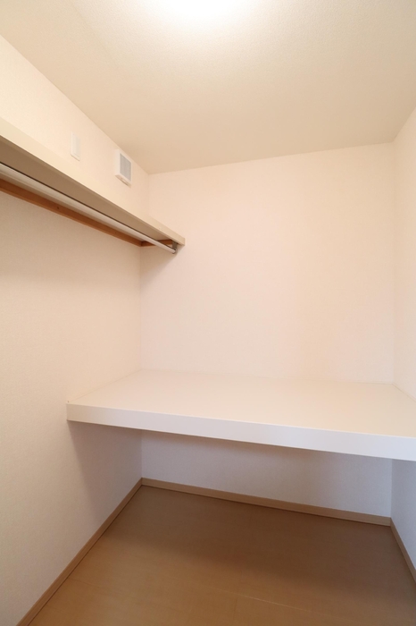 収納　ウォークインクローゼット