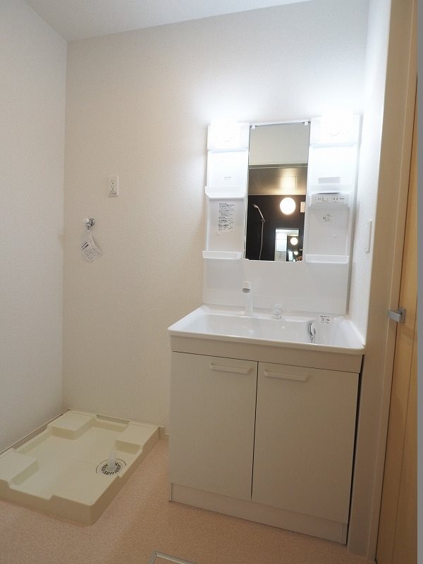 洗面設備　※別号室の写真です。