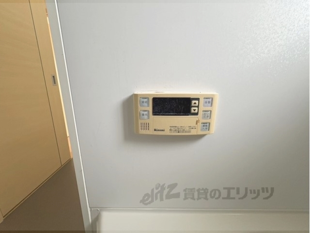 その他設備　給湯器リモコン