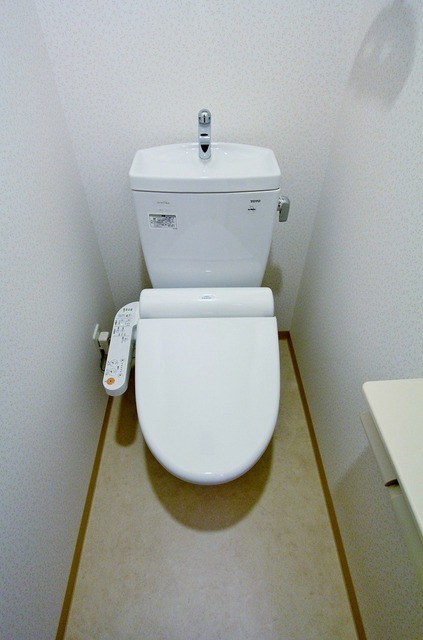 トイレ　洗浄機能付便座