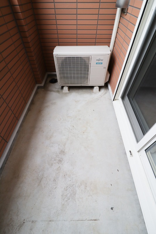 バルコニー　図面と現状に相違がある場合には現状を優先