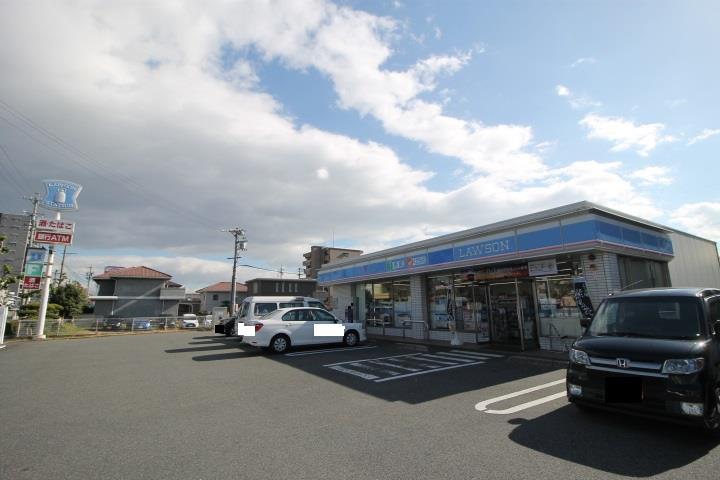 コンビニ　ローソン（コンビニ）まで698m