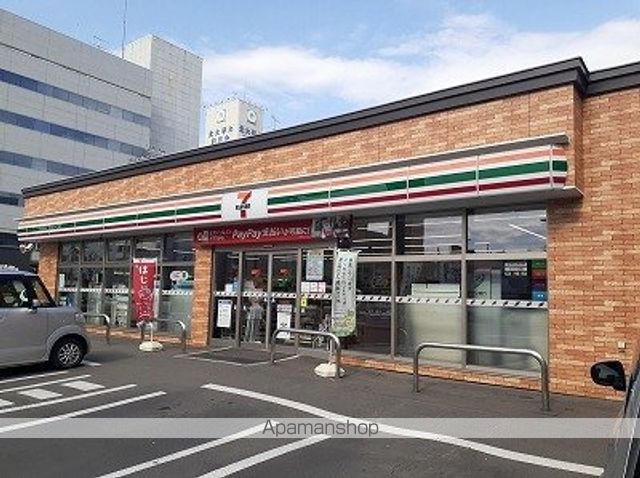 コンビニ　セブンイレブン（コンビニ）まで450m